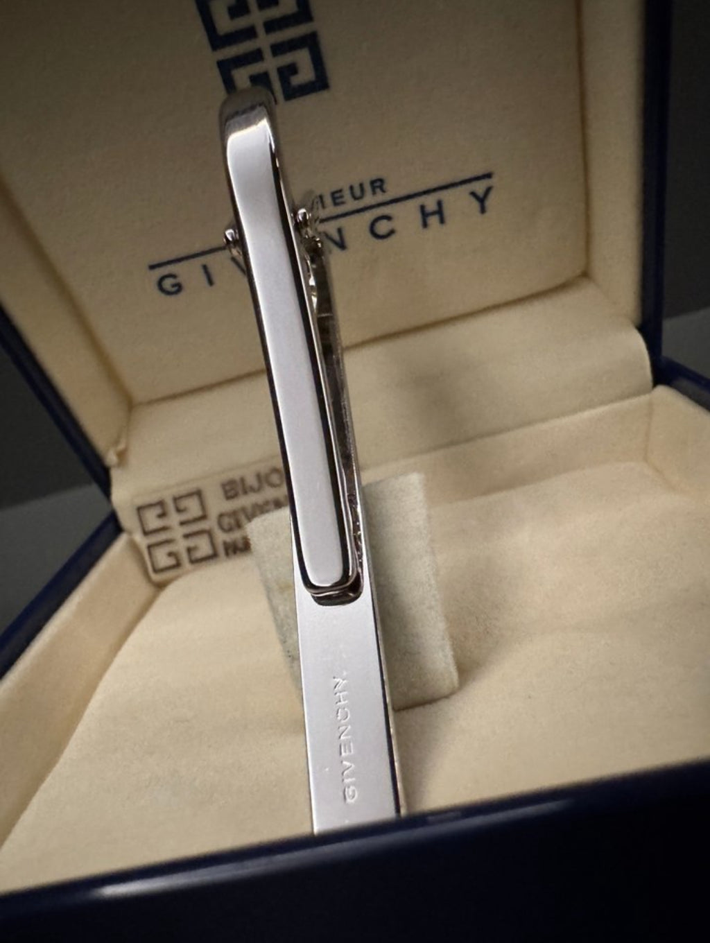 GİVENCHY TİE CLİPS ORIGINAL & NEW